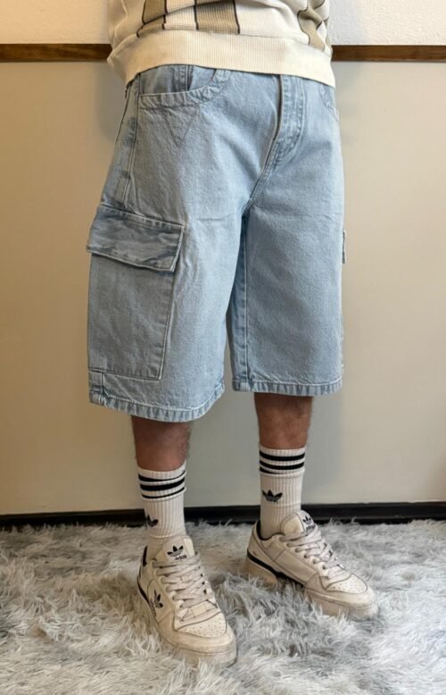 Imagen de WhatsApp 2025-11-05 a las 17.26.35_b896597a Bermuda Baggy Celeste Cargo
